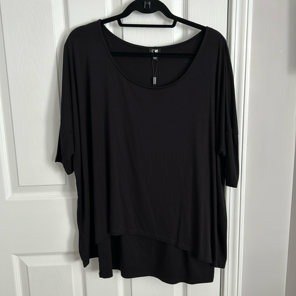 NWT Cable & Gauge oversized top with built in tank Size L soft fabric 3/4 sleeve